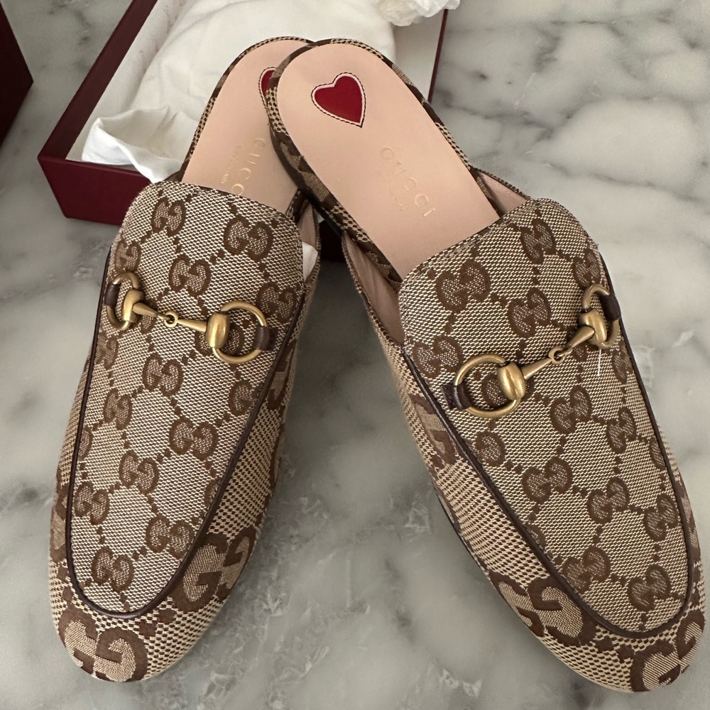 Gucci Women's Tan and Brown Loafers